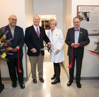 Two University of Illinois at Chicago College of Dentistry Alumni Join Together for Special IGNITE Campaign Gift to Create New Postgraduate Periodontics Resident Room
                  