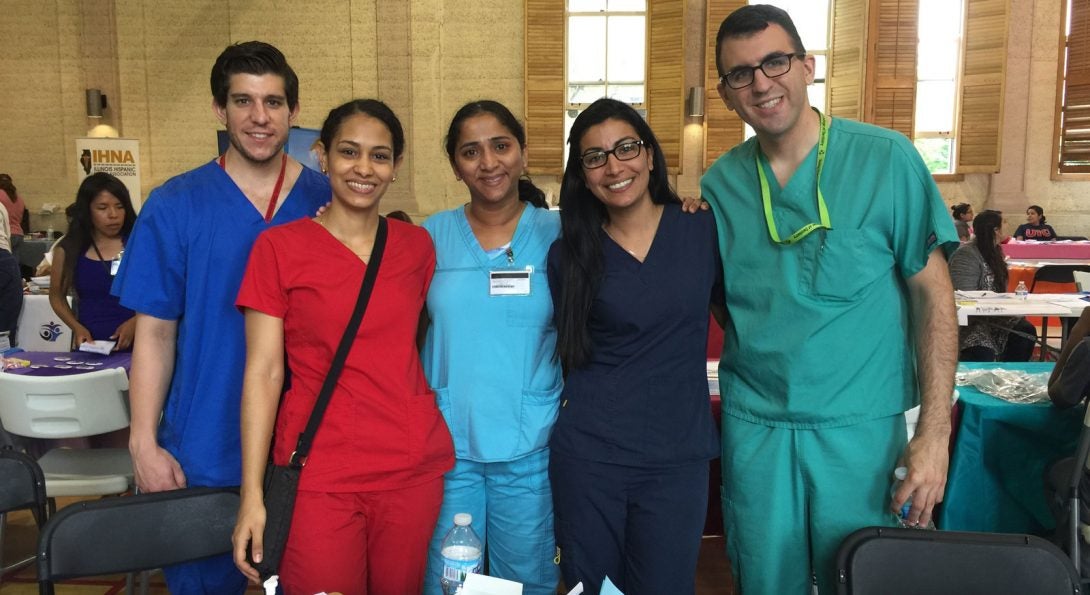 Students Provide Free Oral Cancer Exams at Vive tu Vida Chicago! Health Fair